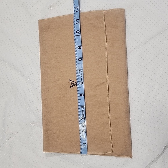 Authentic Louis Vuitton Medium Fold Over Dust Bag - Picture 9 of 9